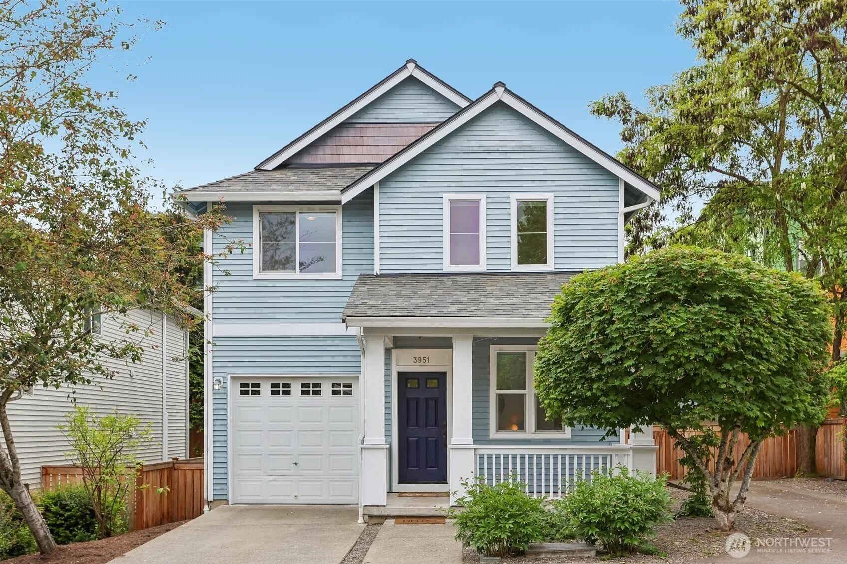 Property photo for 3951 S Chicago St, Seattle