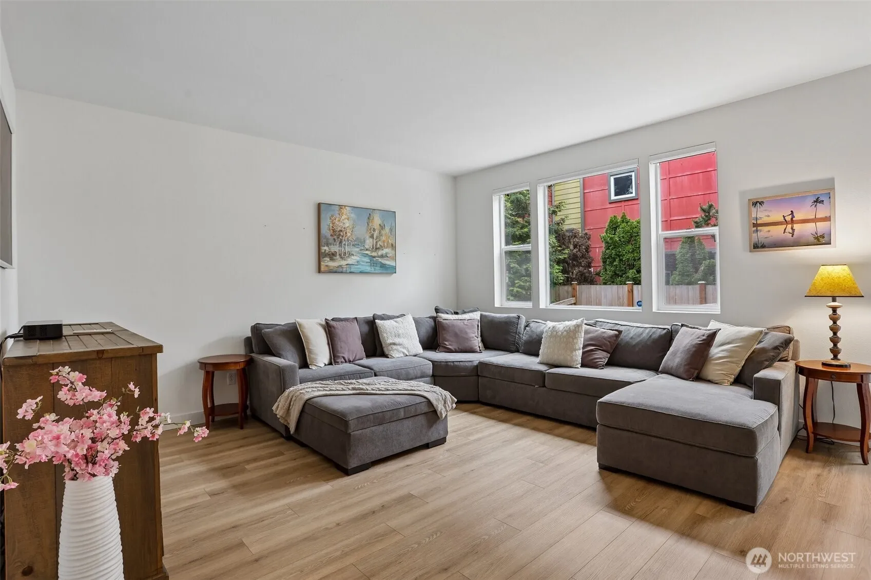 Property photo for 3951 S Chicago St, Seattle photo 4