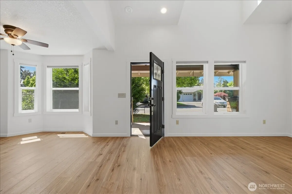 Property photo for 4619 Nw Grant Street, Vancouver photo 4