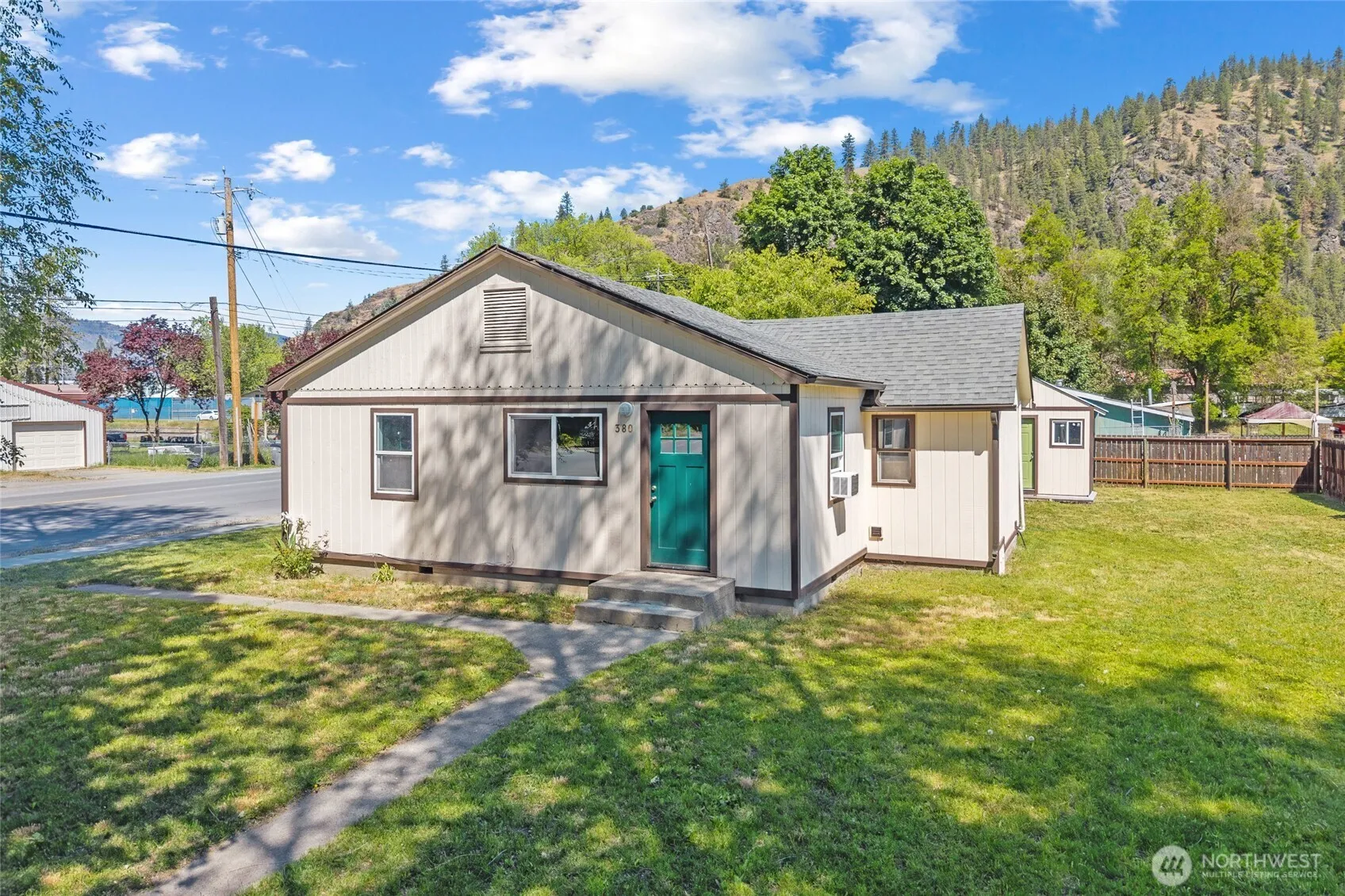 Property photo for 380 W 5th Avenue, Kettle Falls photo 2