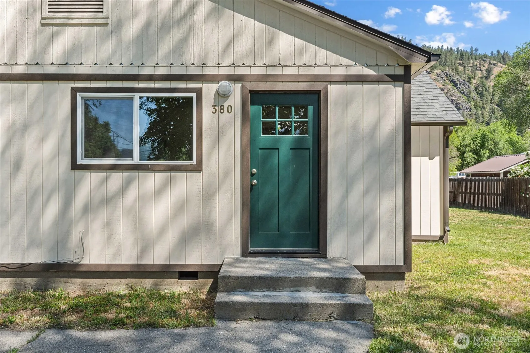 Property photo for 380 W 5th Avenue, Kettle Falls photo 4