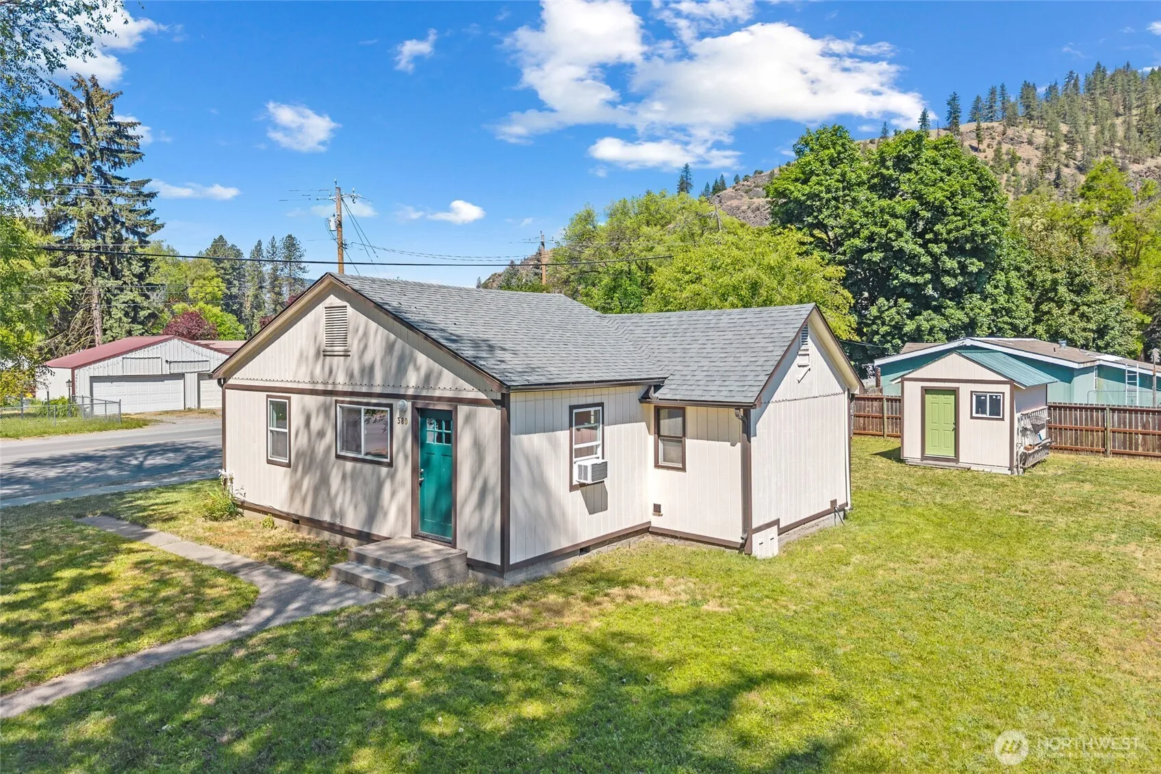 Property photo for 380 W 5th Avenue, Kettle Falls
