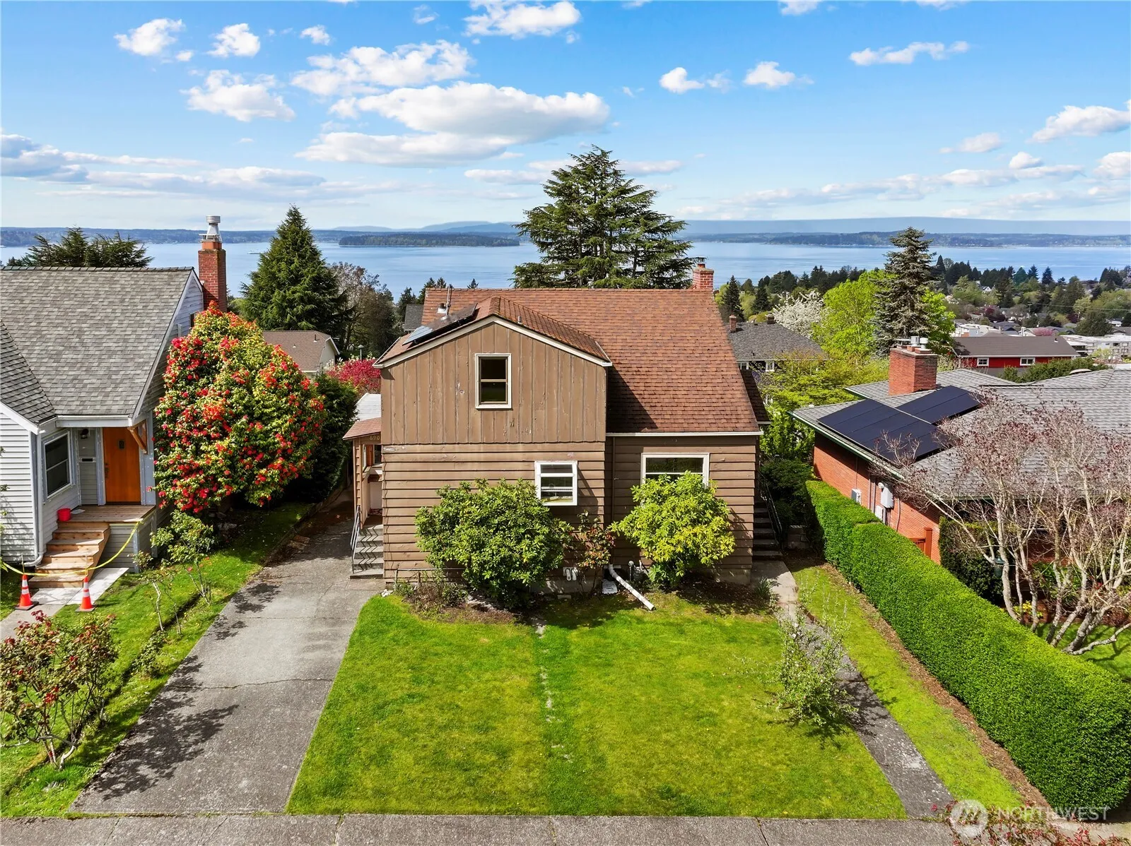 Property photo for 6901 40th Avenue Sw, Seattle