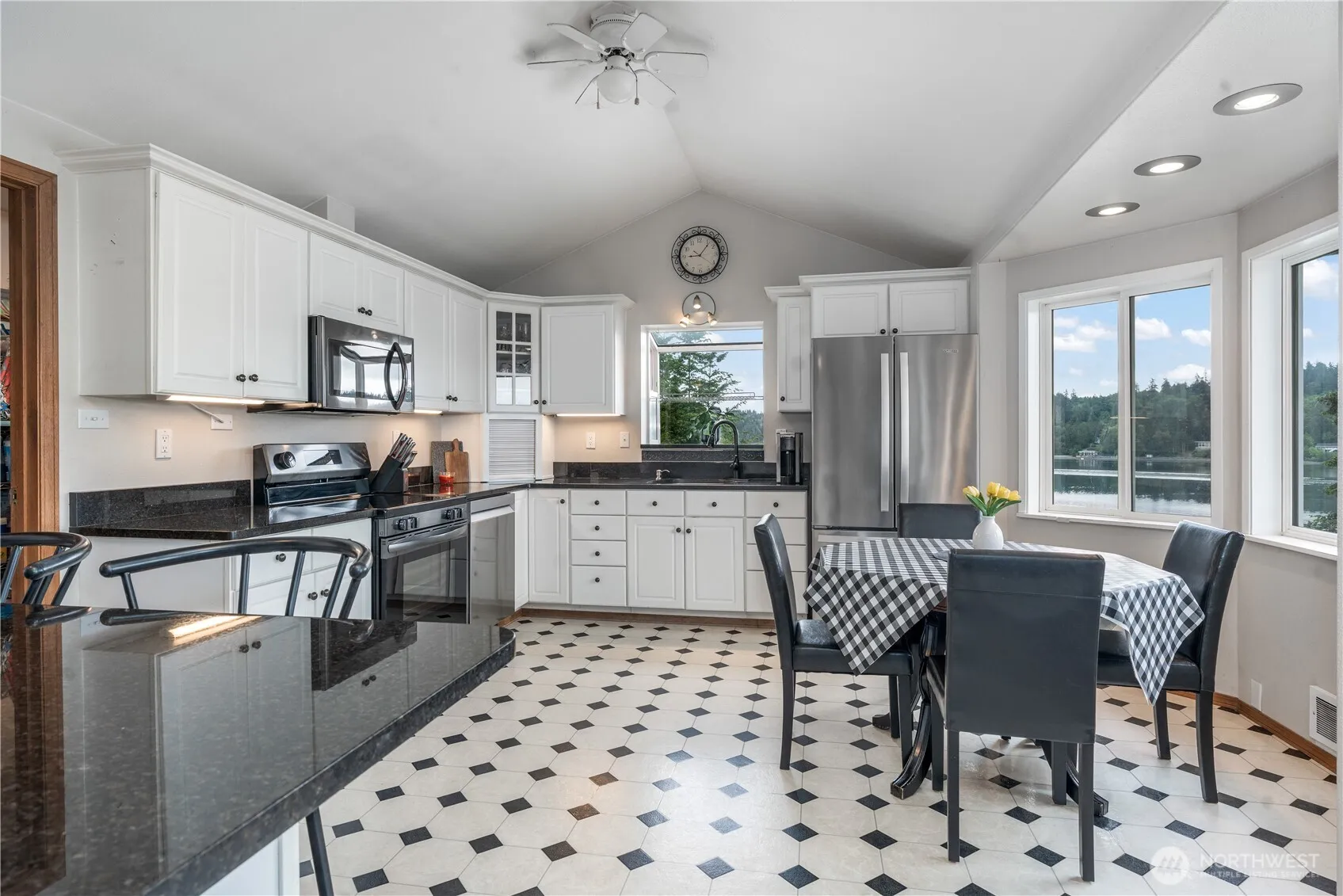 Property photo for 621 E Herron Boulevard Nw, Lakebay photo 4