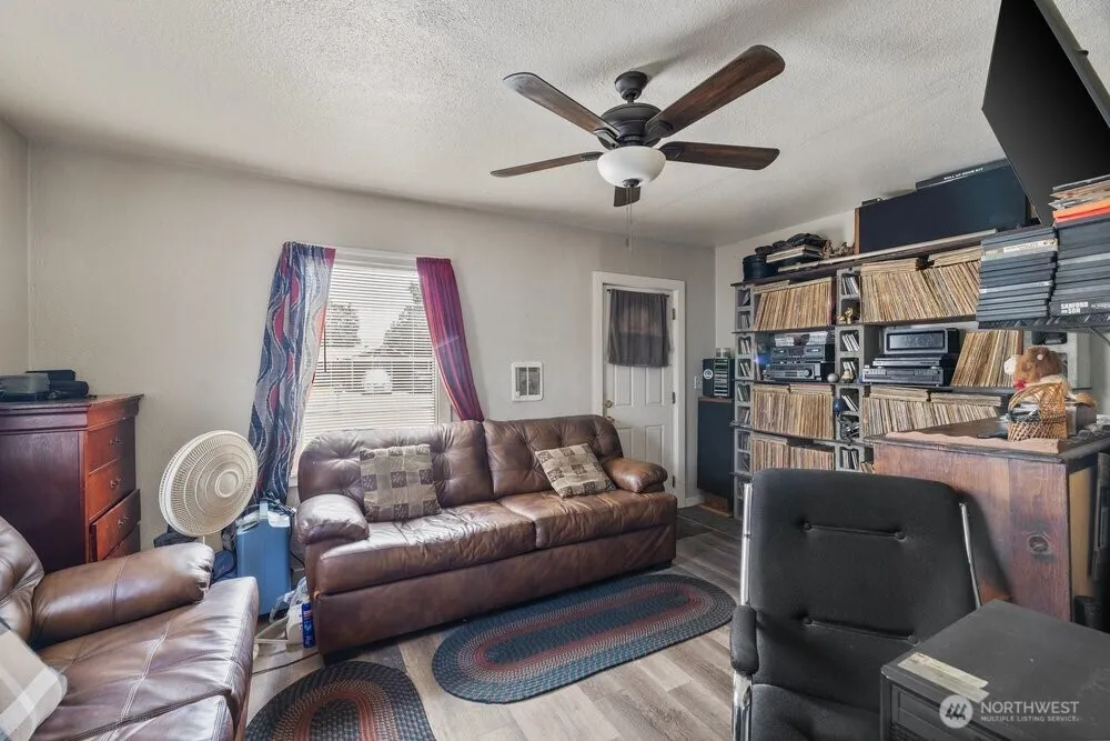 Property photo for 1311 W Mead Avenue, Yakima photo 3
