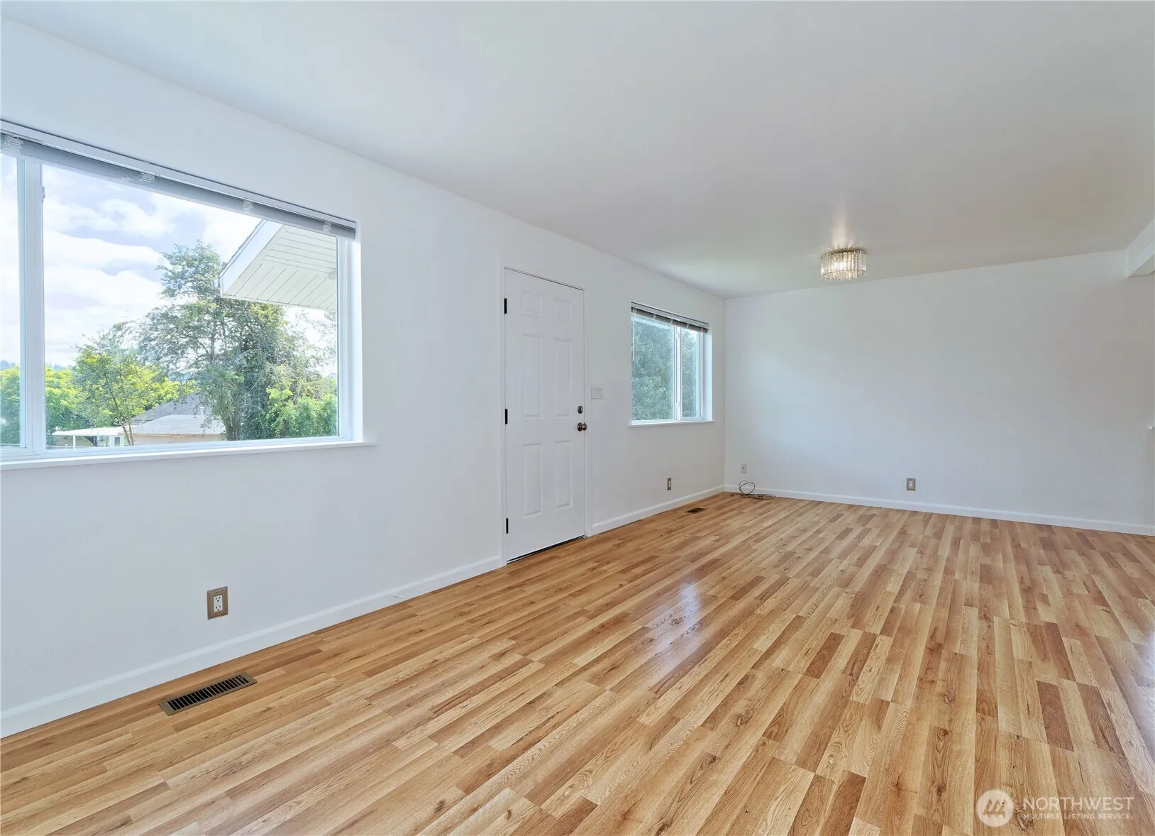 Property photo for 423 Lind Avenue Sw, Renton photo 5