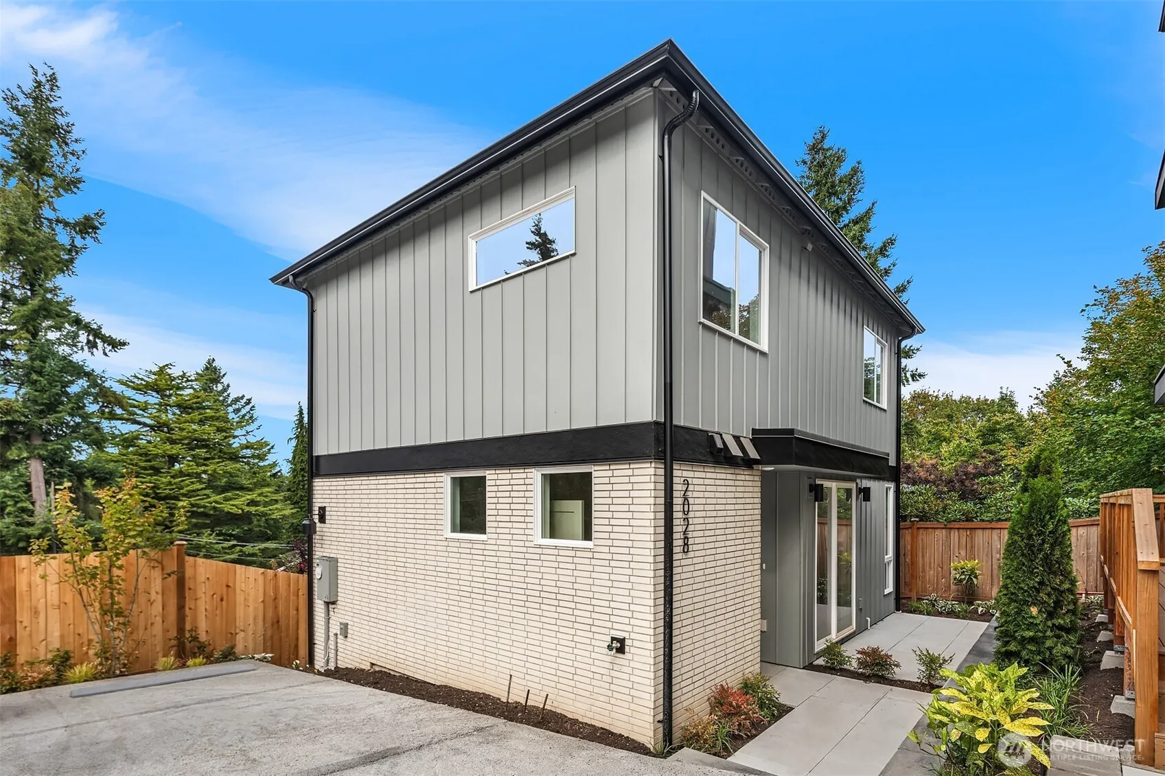 Property photo for 2028 Ne 123rd Street, Seattle
