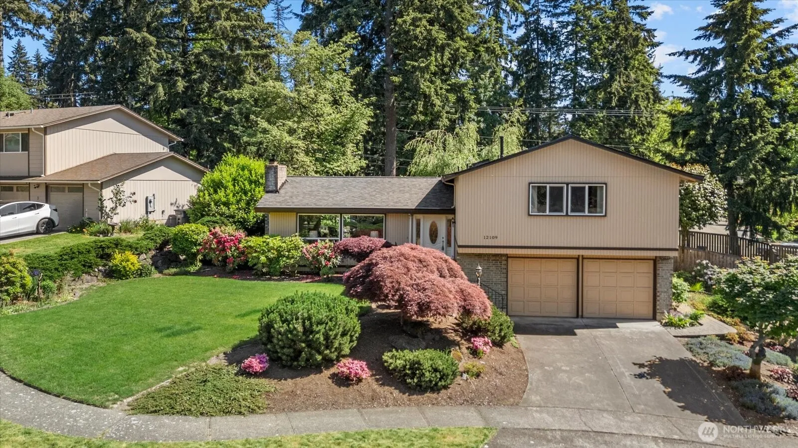 12109 Se 68th Place, Bellevue
