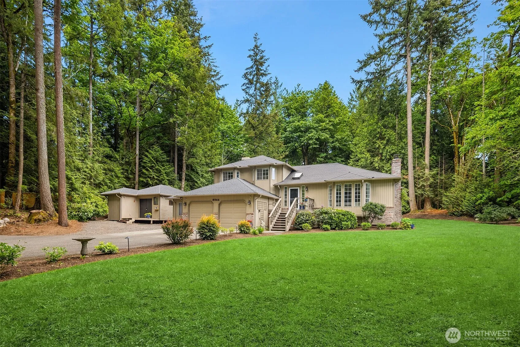 9244 215th Avenue Ne, Redmond