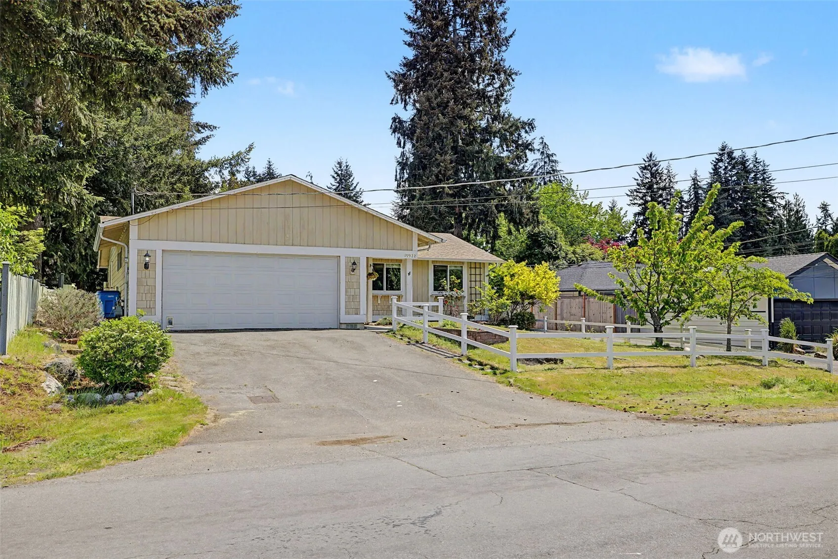 Property photo for 19922 Dayton Avenue N, Shoreline photo 2