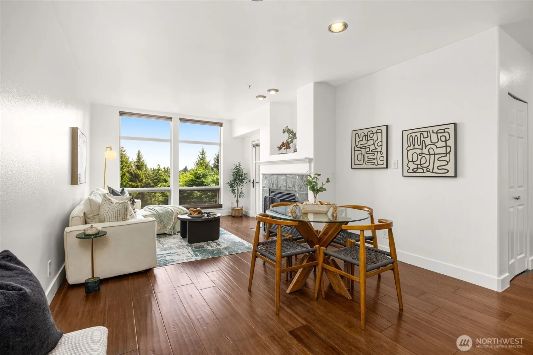 Property photo for 3221 Sw Avalon Wy Unit #105 Sw #105, Seattle photo 2