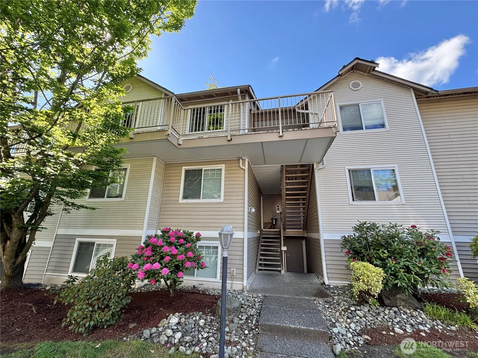 11527 Hwy99 #d 303, Everett