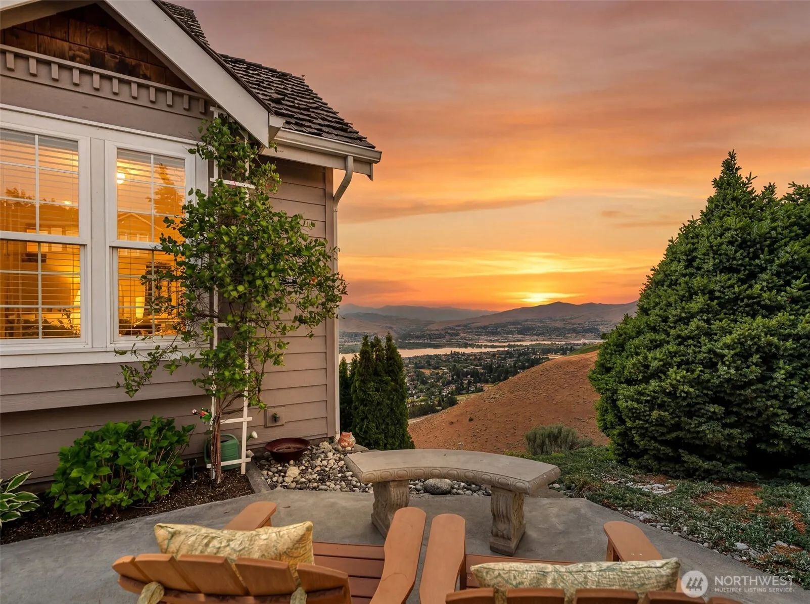 Property photo for 2352 Monument Place, East Wenatchee