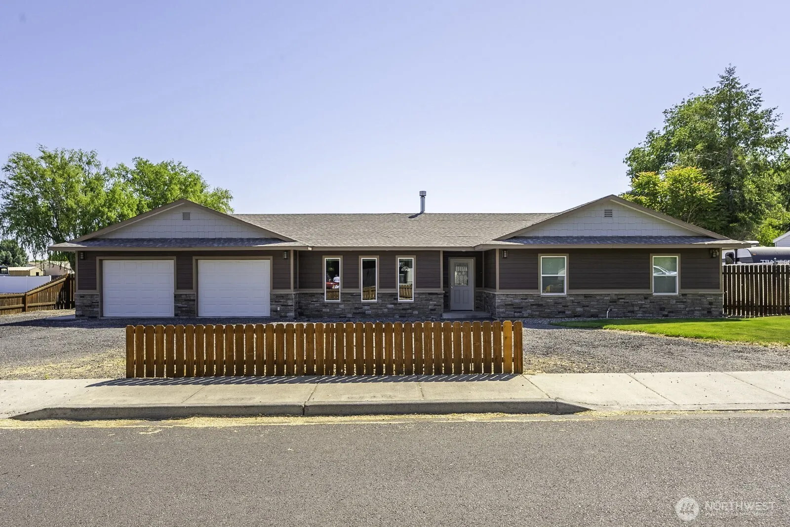 Property photo for 870 Nw C Street, Ephrata