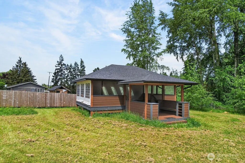 Property photo for 1718 S 3rd Avenue, Sequim photo 3