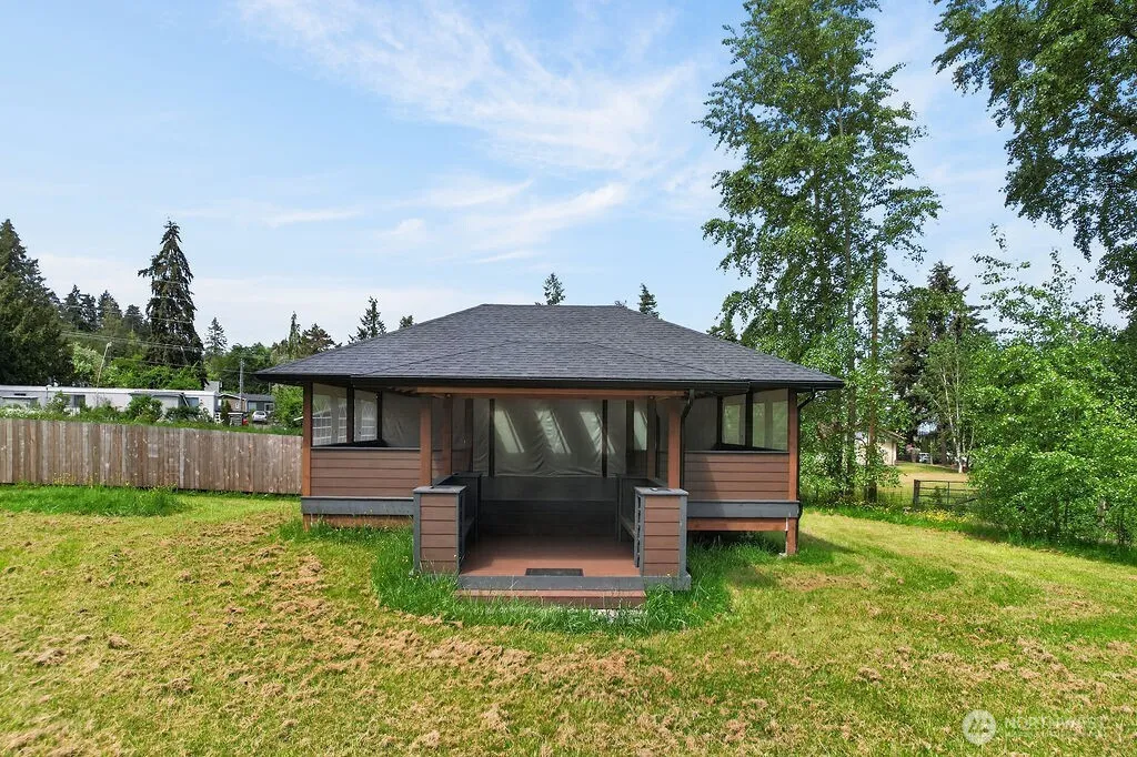 Property photo for 1718 S 3rd Avenue, Sequim