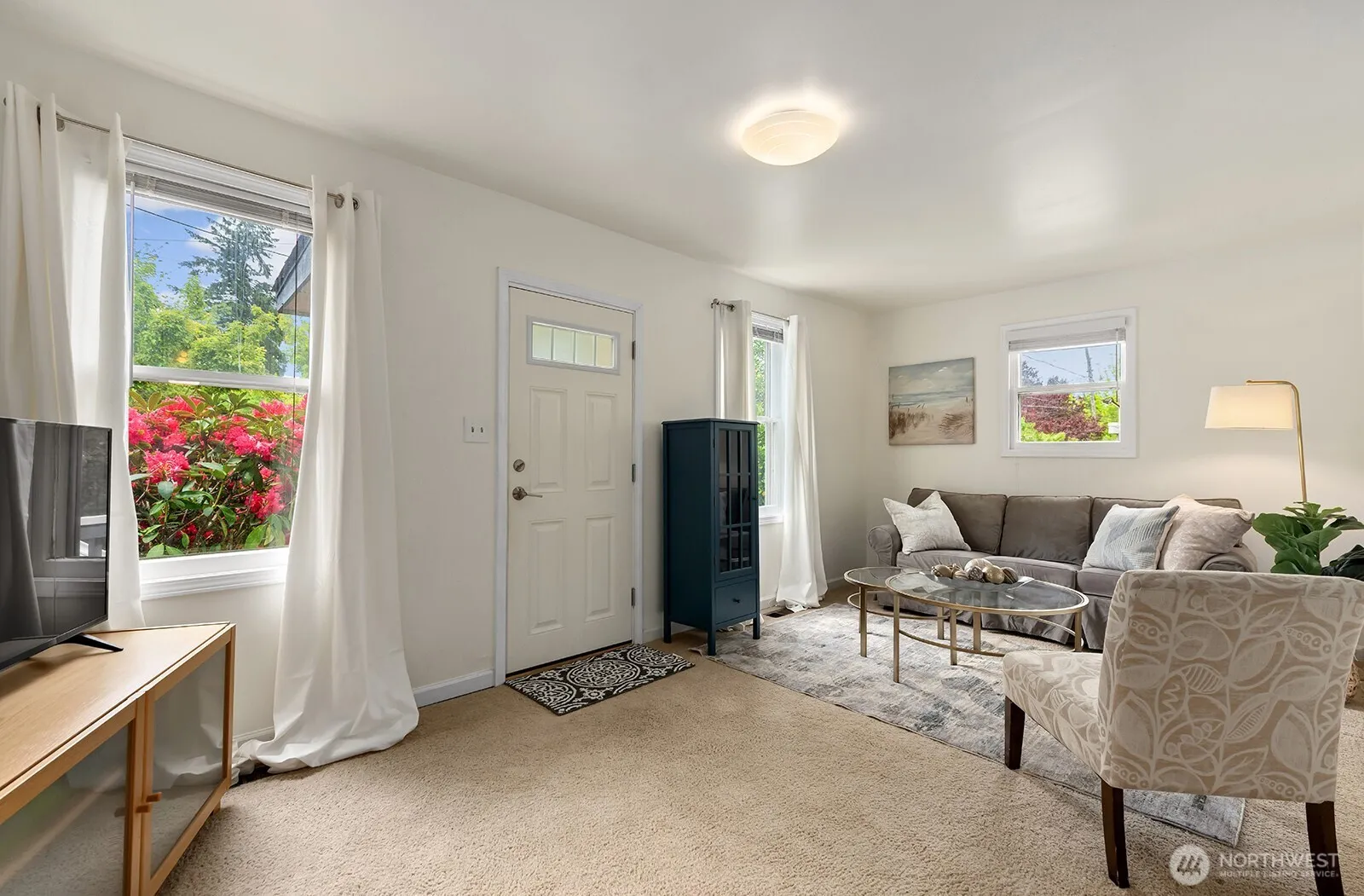 Property photo for 8844 18th Avenue Sw, Seattle photo 2