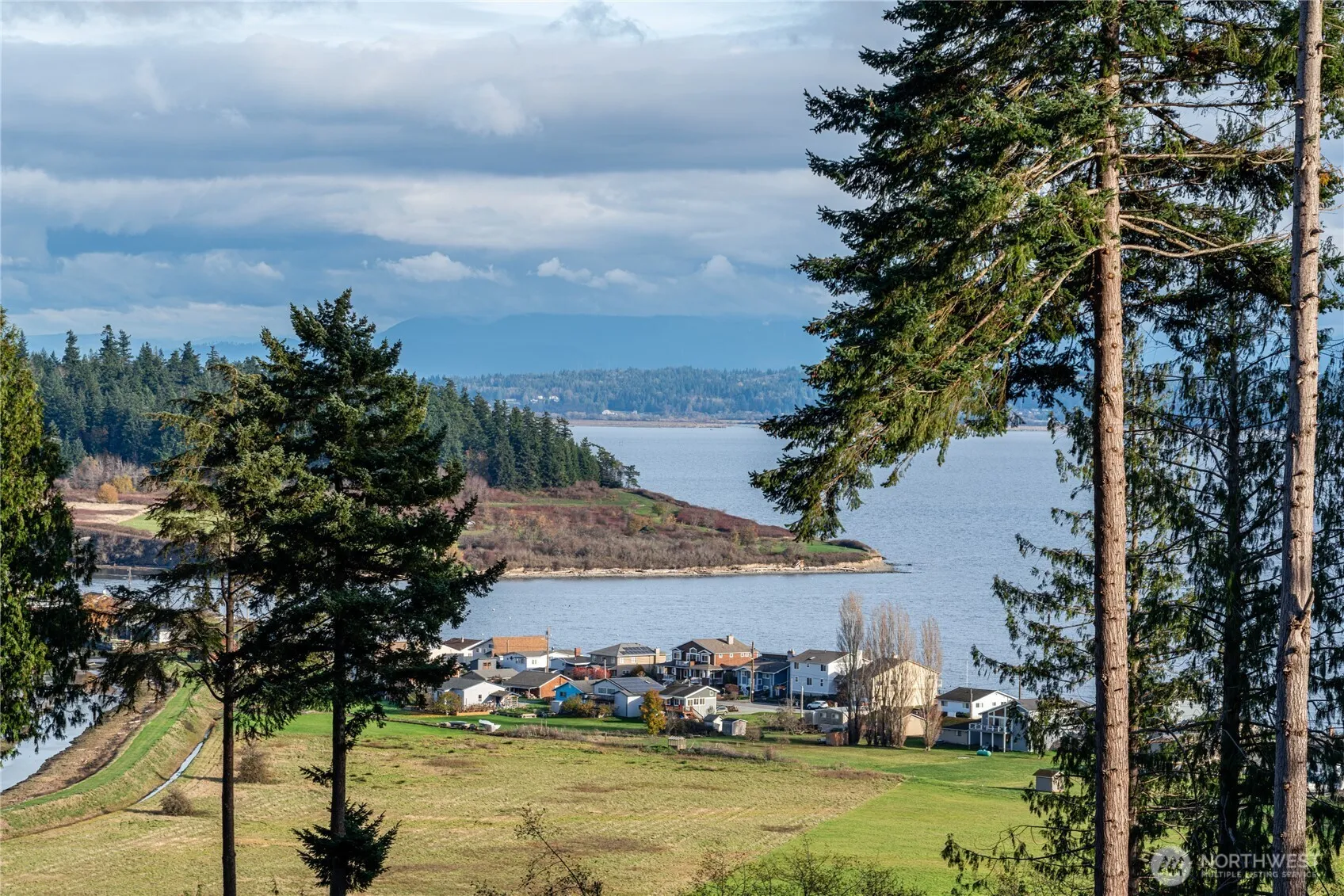 Property photo for 501 Vesper Way, Camano Island