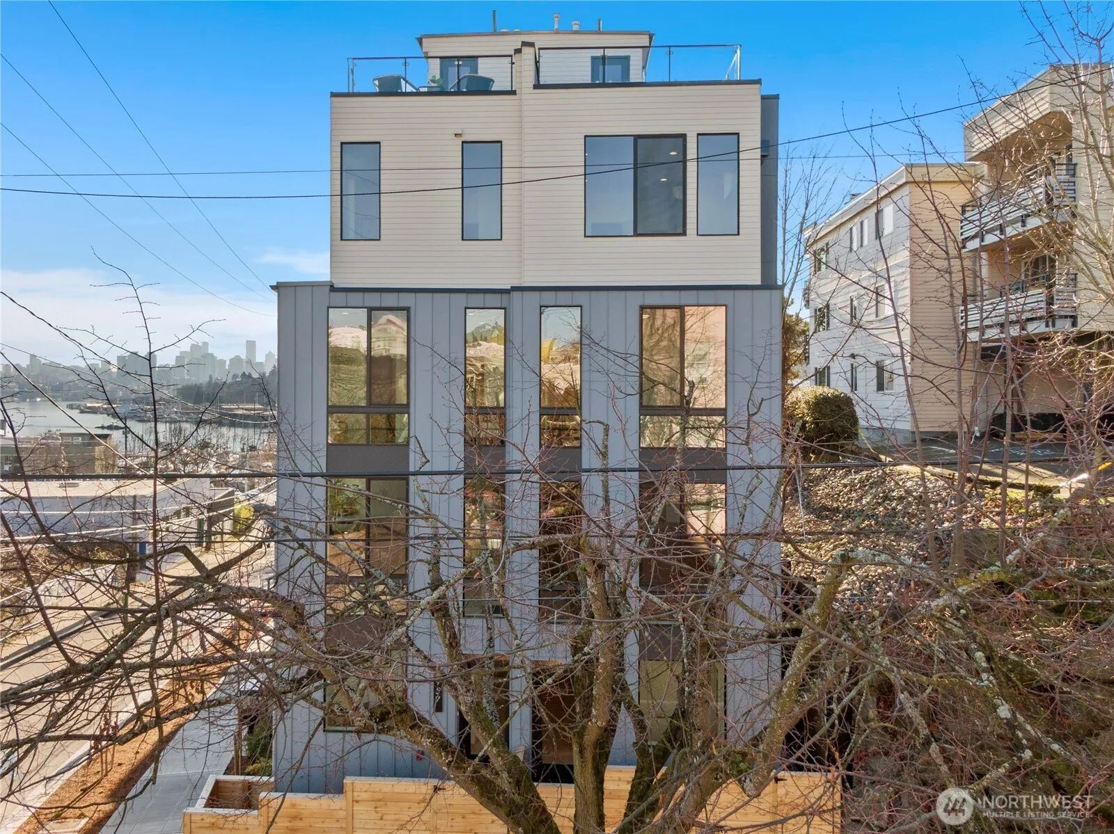 Property photo for 955 N 35th Street, Seattle photo 2