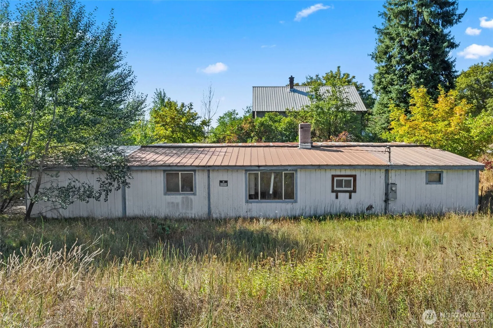 Property photo for 701 Silver Crown Avenue, Northport