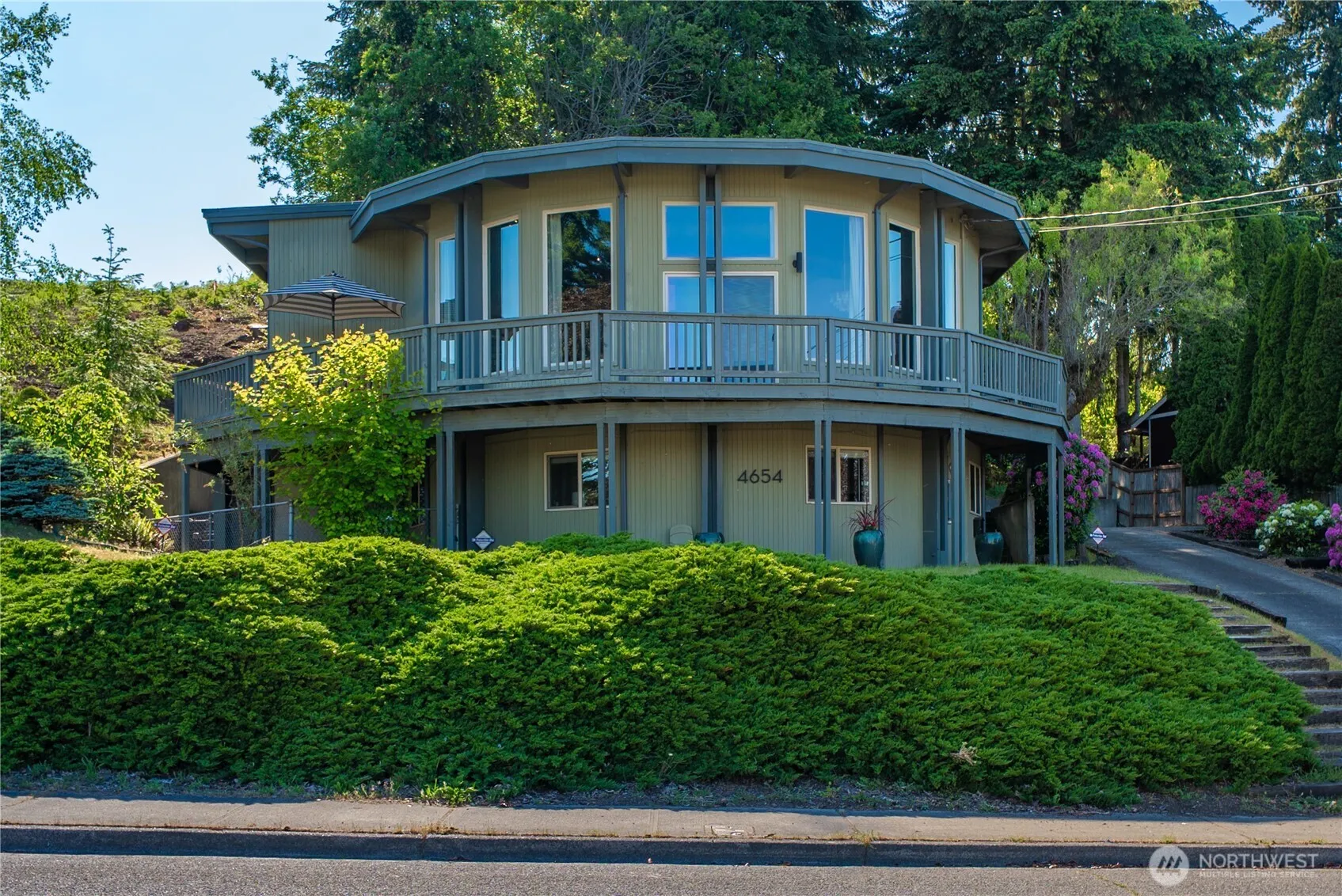 4654 N Vassault Street, Tacoma