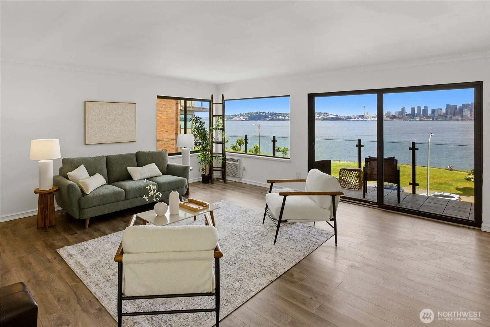 Property photo for 1737 Harbor Avenue #s-306, Seattle photo 3