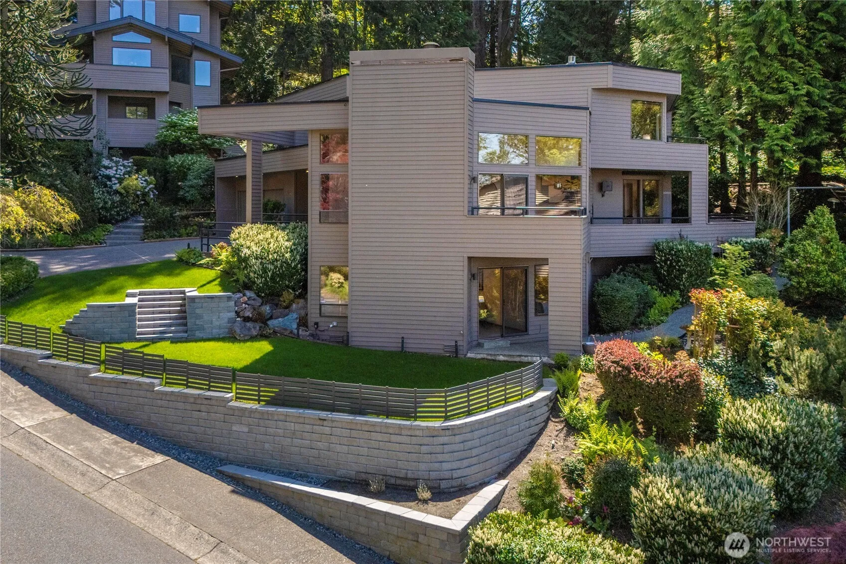 Property photo for 13707 Se 51st Place, Bellevue
