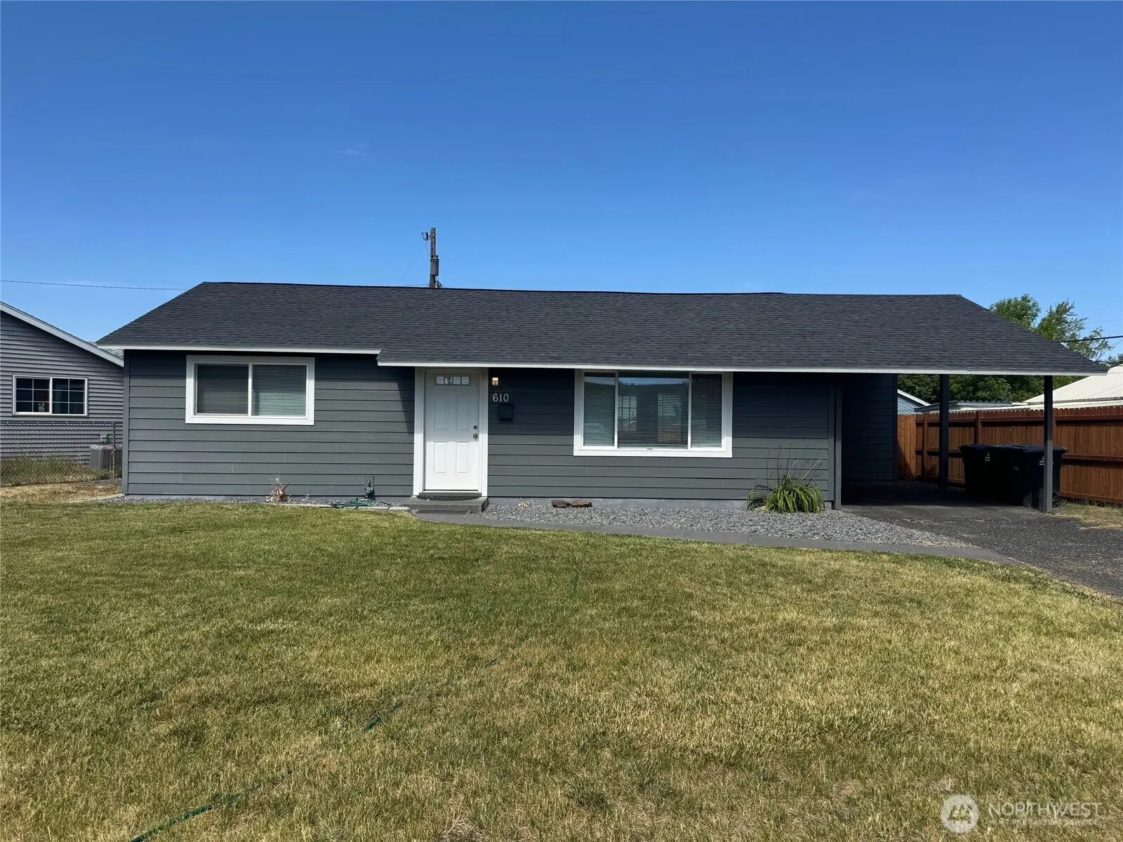 Property photo for 610 S Grand Drive, Moses Lake