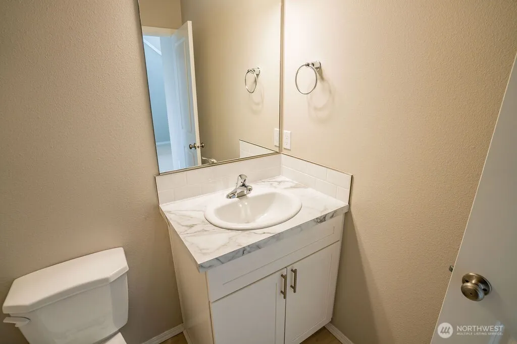 Property photo for 592 Karen Avenue, Royal City photo 4