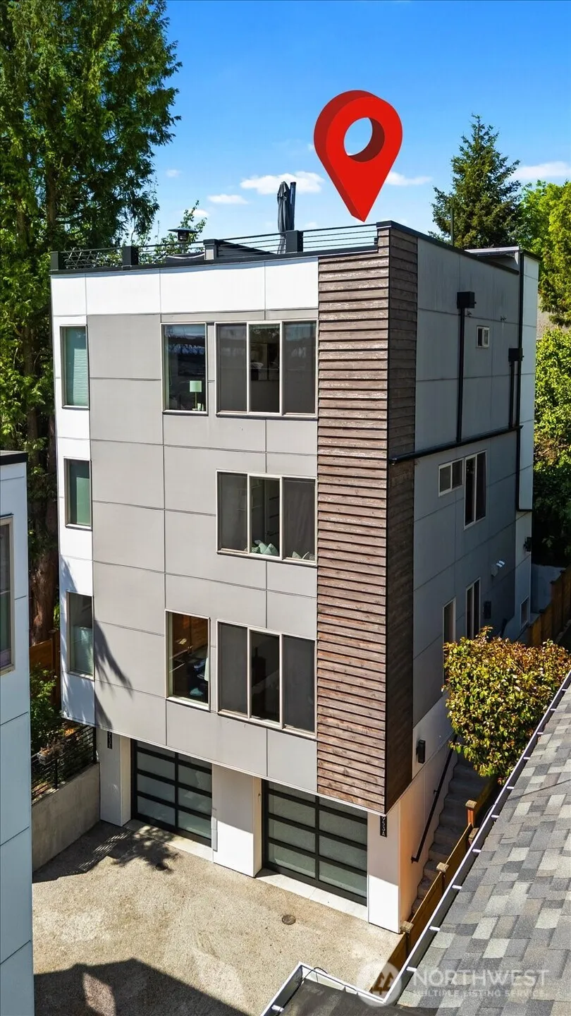 Property photo for 3953 1st Avenue Ne #a, Seattle photo 2