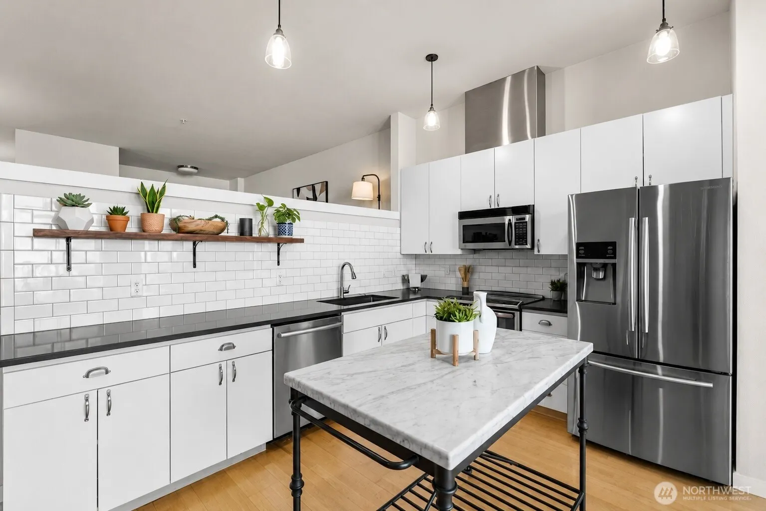 Property photo for 655 Crockett Street #a104, Seattle photo 3