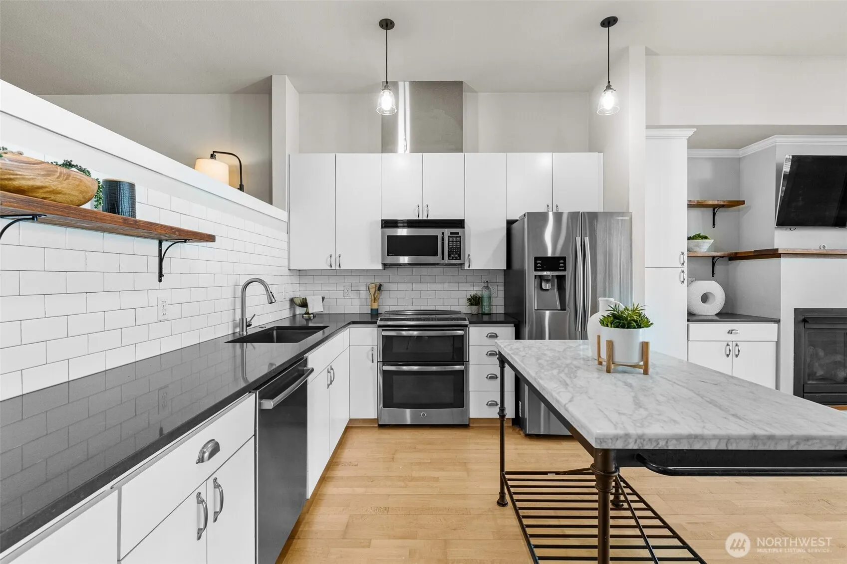 Property photo for 655 Crockett Street #a104, Seattle photo 4
