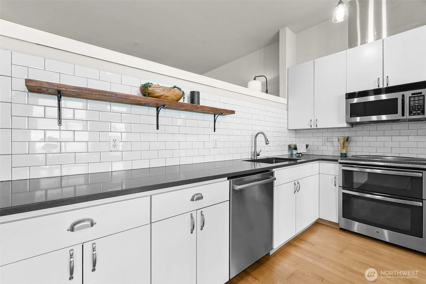 Property photo for 655 Crockett Street #a104, Seattle photo 5