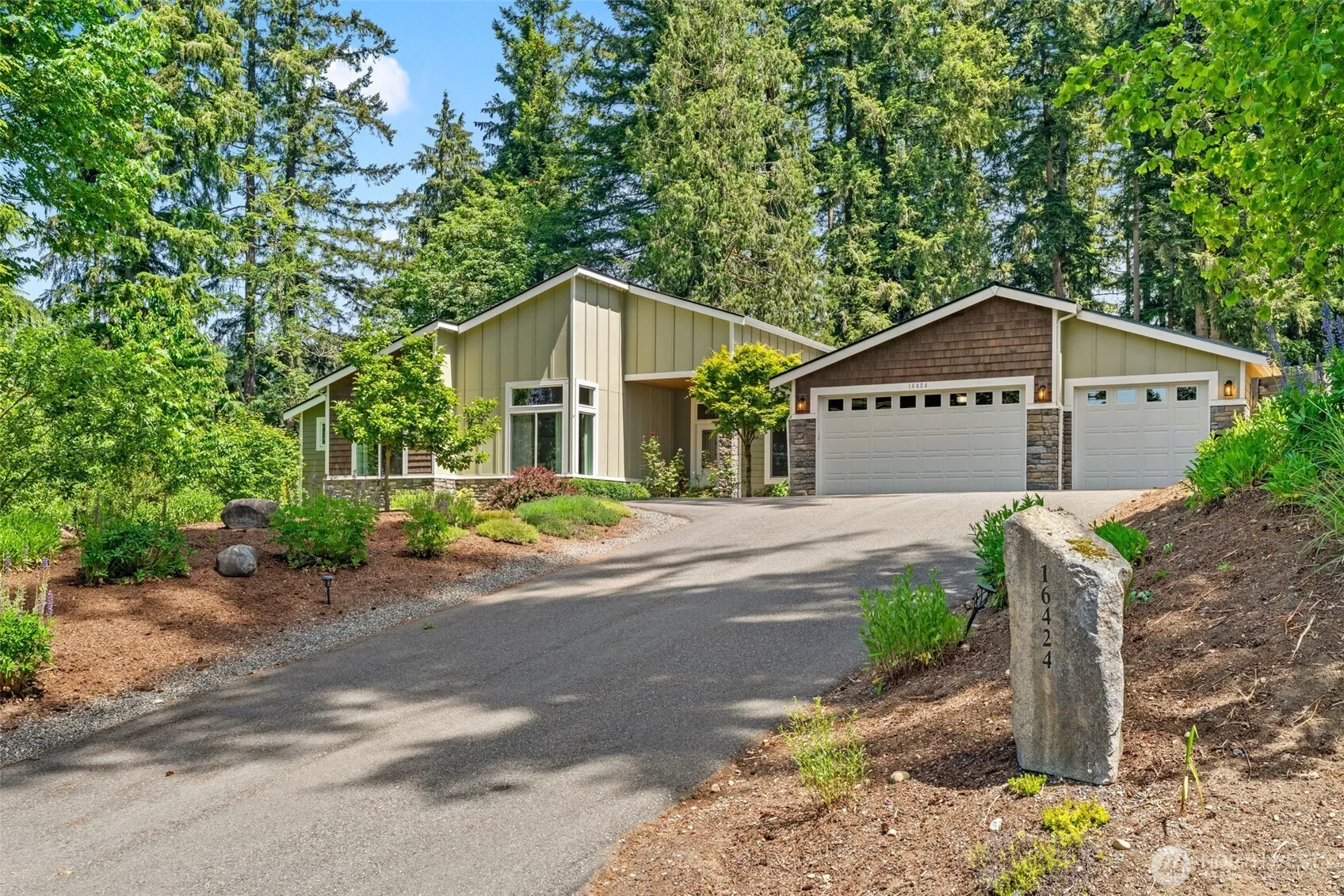 Property photo for 16424 252 Avenue Se, Issaquah