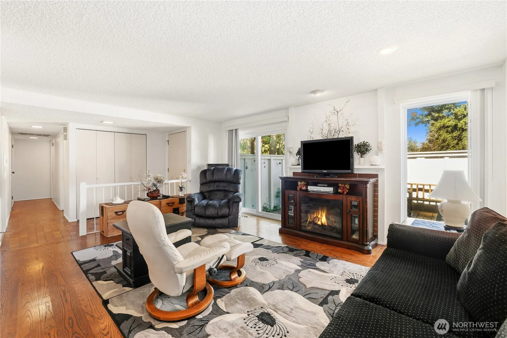 Property photo for 8618 Onyx Drive Sw #f, Lakewood photo 5