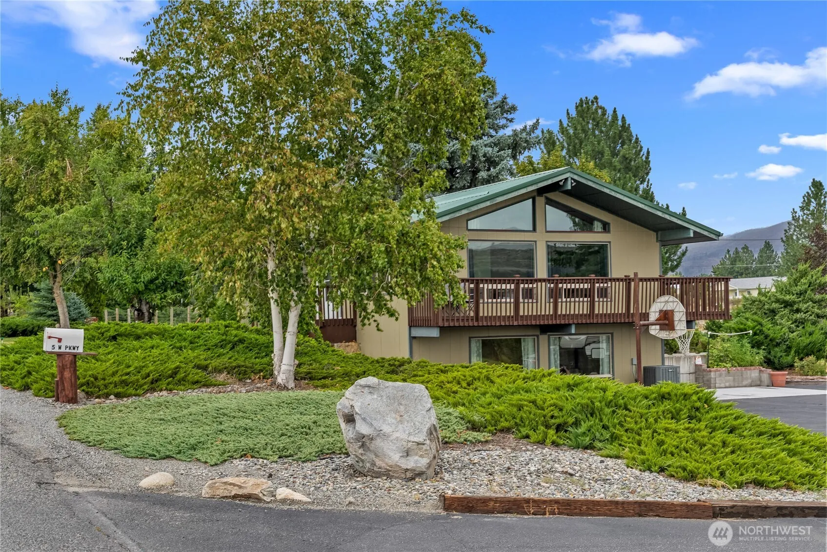 Property photo for 5 Parkway Street W, Omak