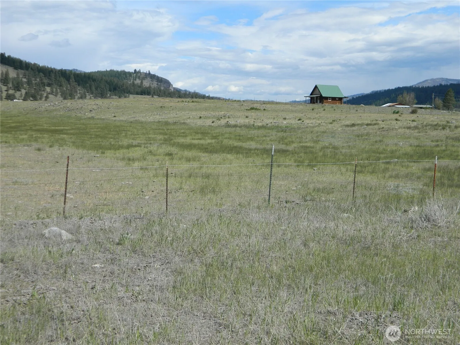 Property photo for 4 Duck Flats Road, Tonasket