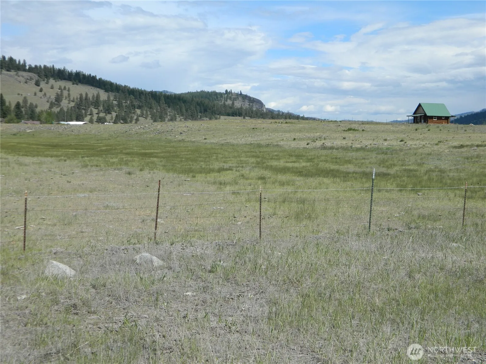 Property photo for 4 Duck Flats Road, Tonasket photo 2