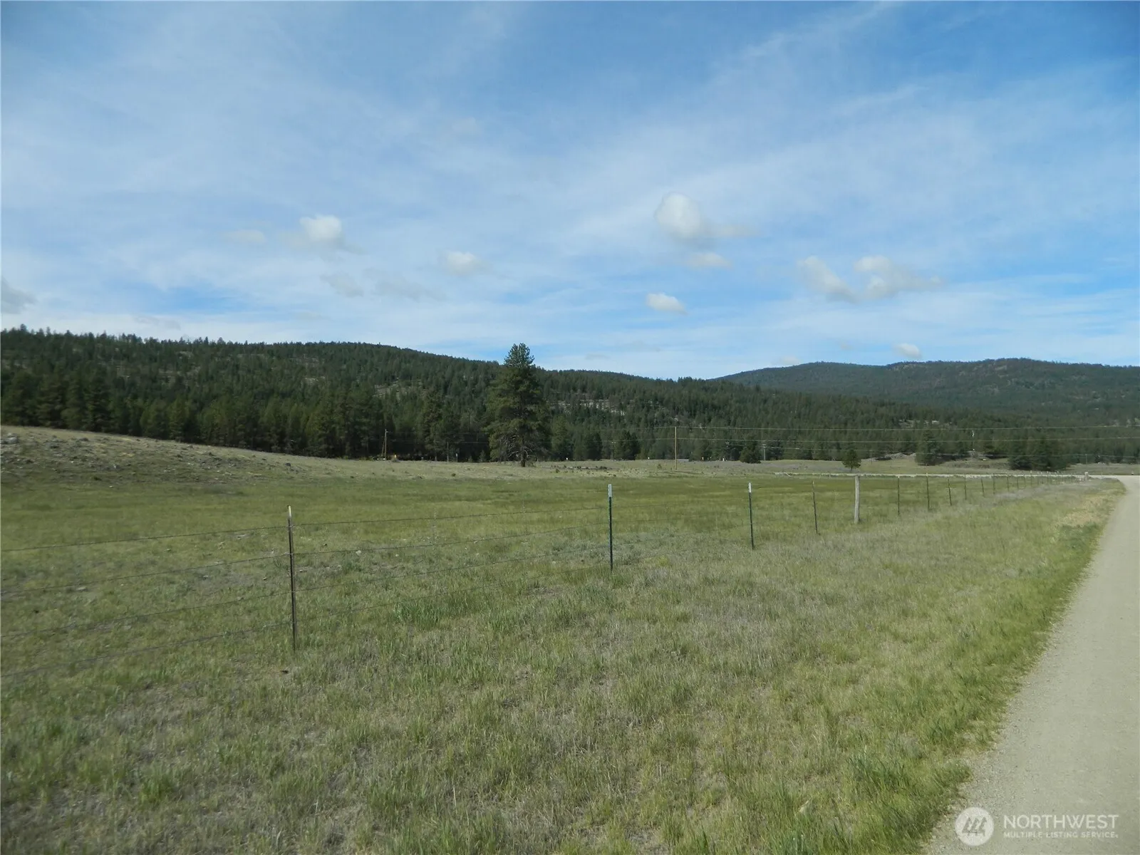 Property photo for 4 Duck Flats Road, Tonasket photo 3