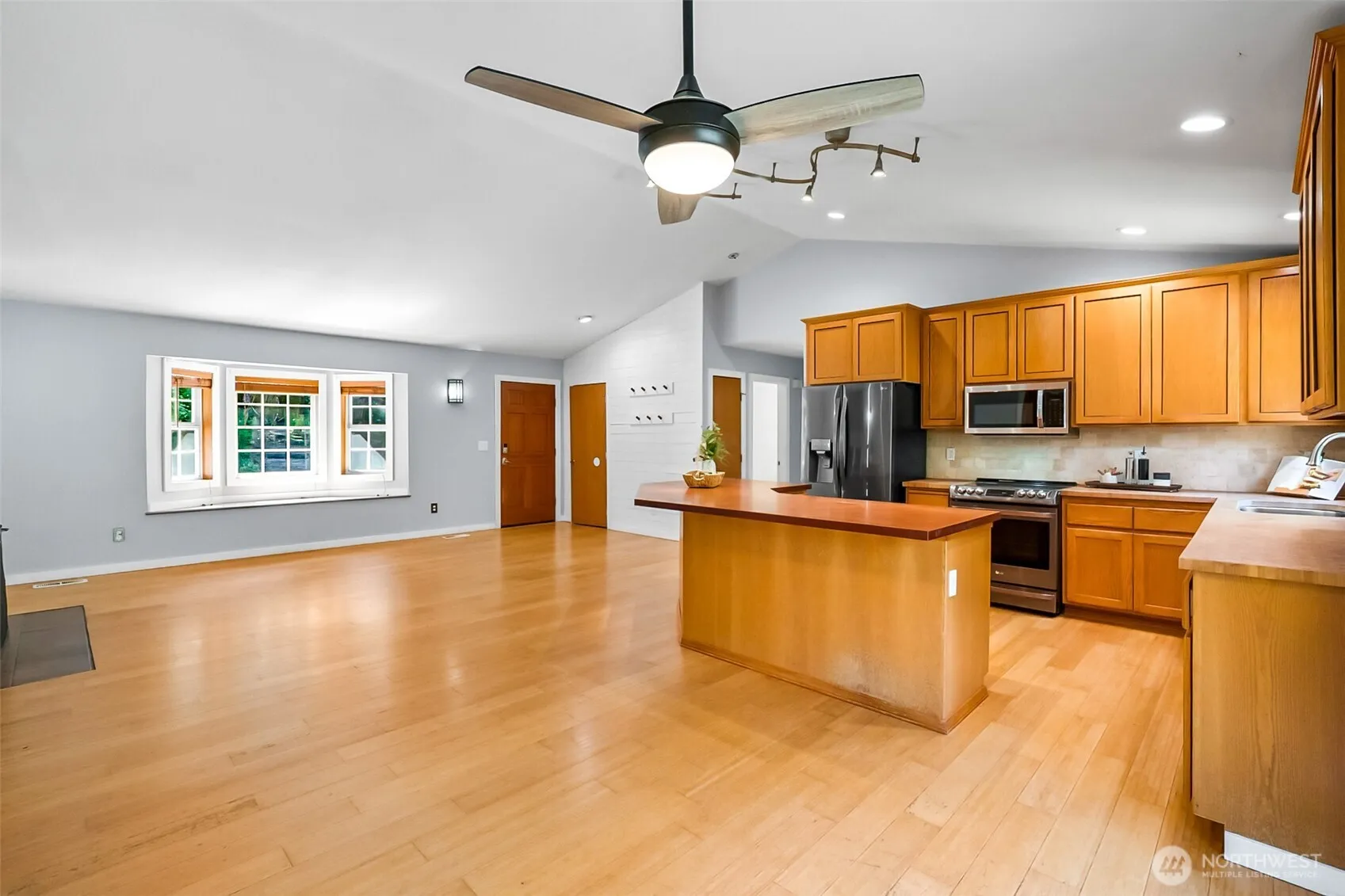 Property photo for 5827 176th Drive Se, Snohomish photo 5