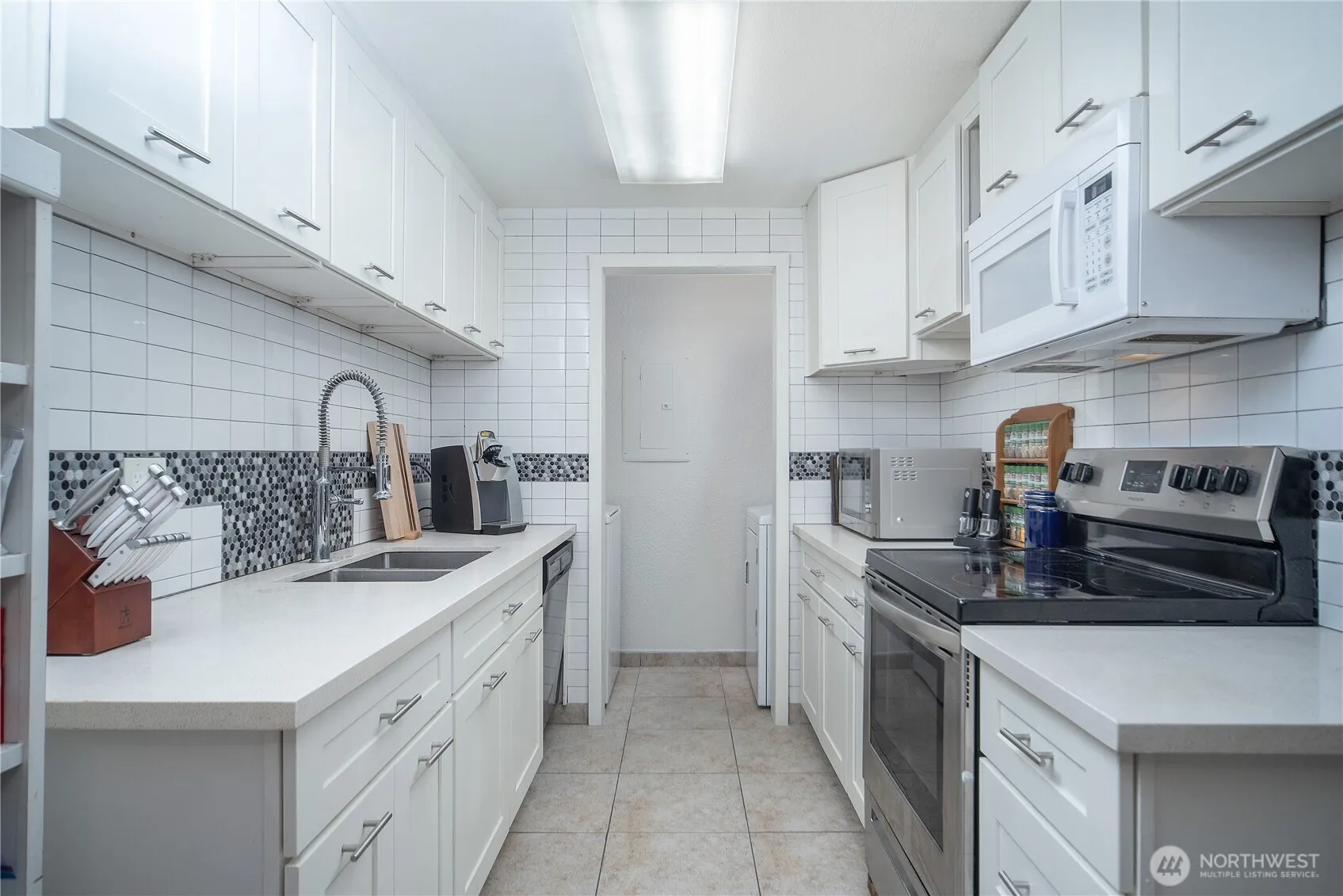 Property photo for 16817 Larch Way #d206, Lynnwood photo 3