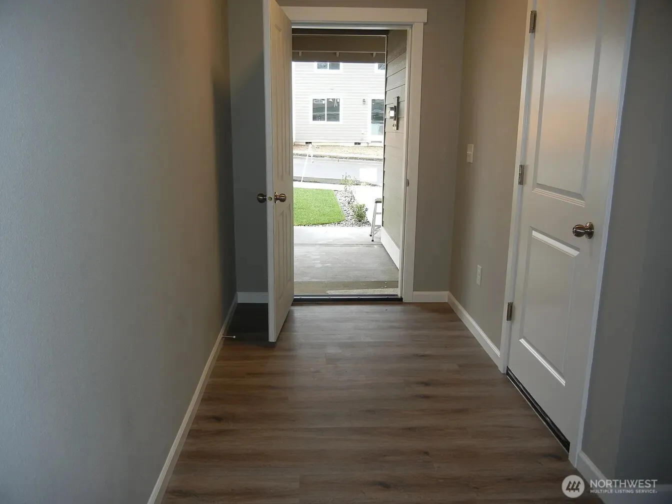 Property photo for 3120 Ponderosa Street Ne, Lacey photo 3