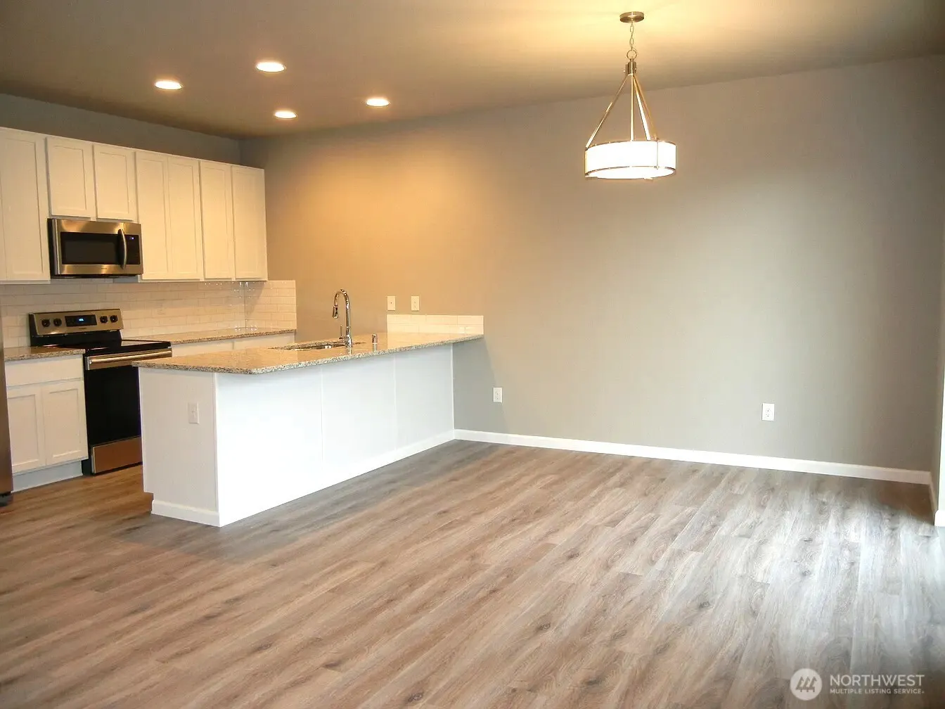 Property photo for 3120 Ponderosa Street Ne, Lacey photo 2