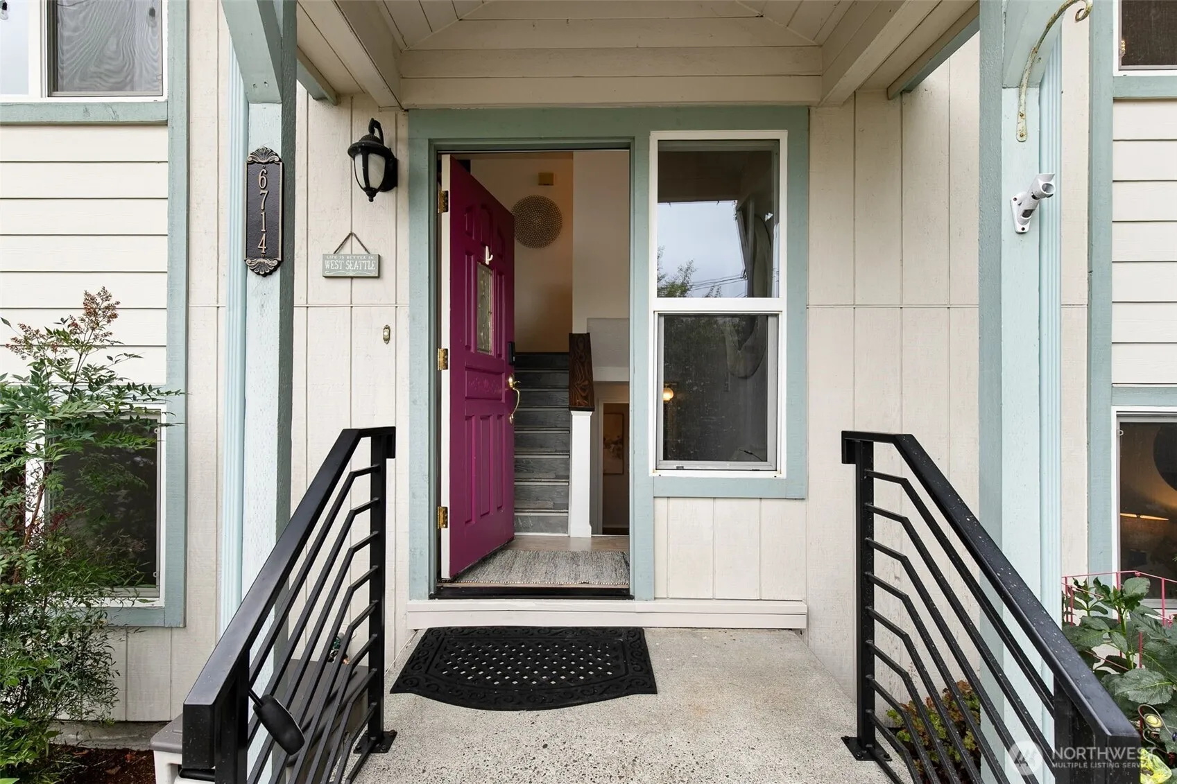 Property photo for 6714 14th Avenue Sw, Seattle photo 2