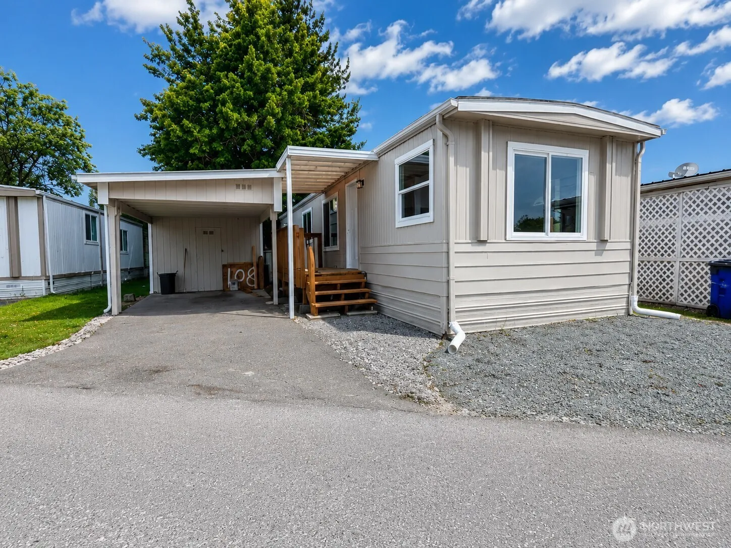 Property photo for 2600 E Division Street, Mount Vernon