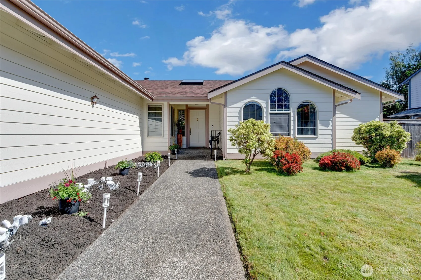 Property photo for 9317 76th Street Ct Sw, Lakewood photo 2