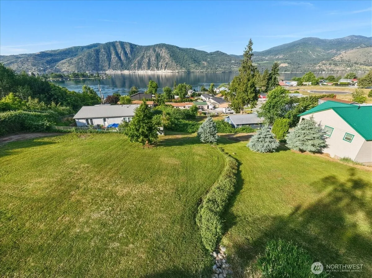 Property photo for 241 Lakeshore Drive, Manson photo 3