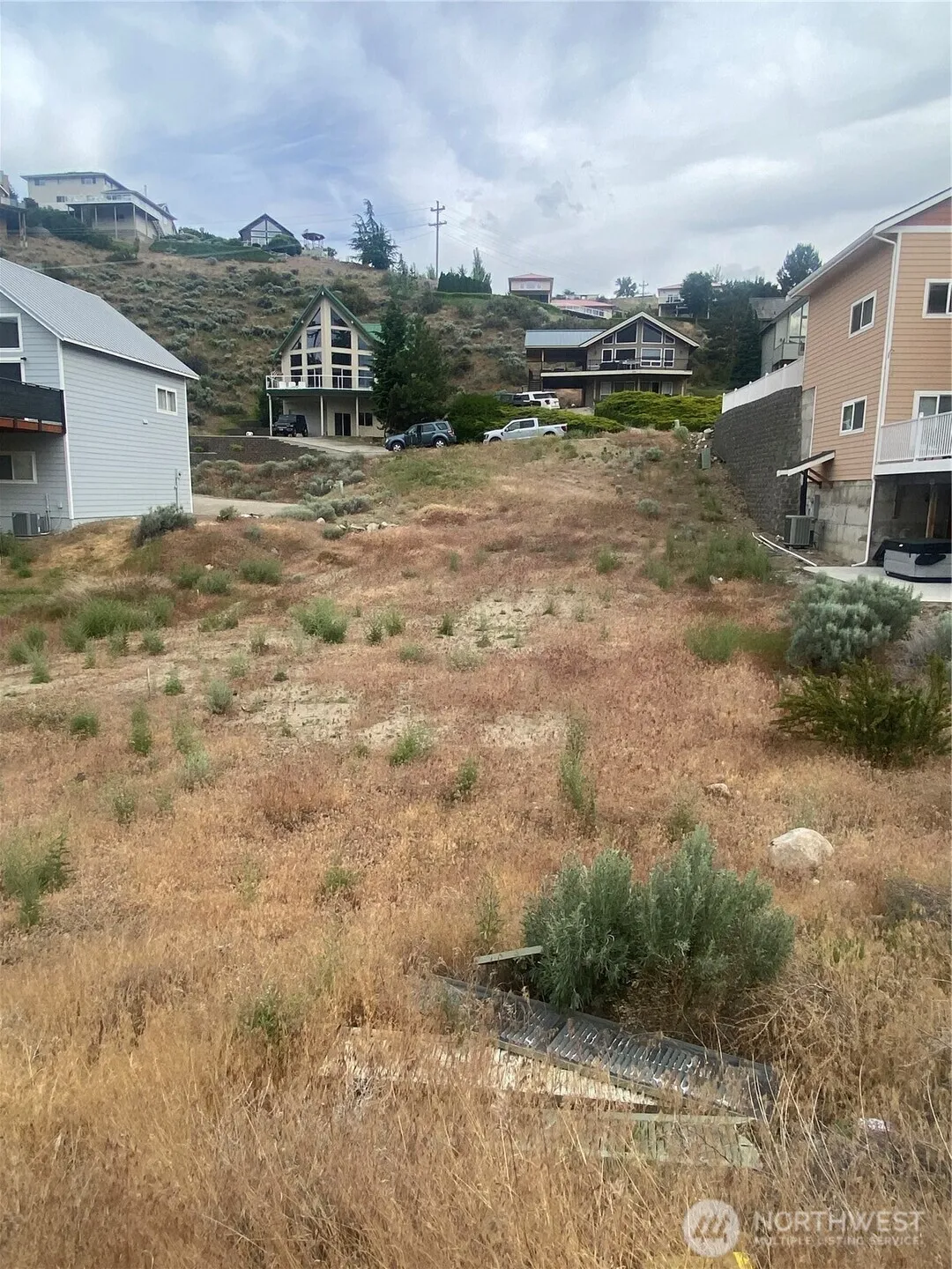 Property photo for 275 W Beach Drive, Orondo