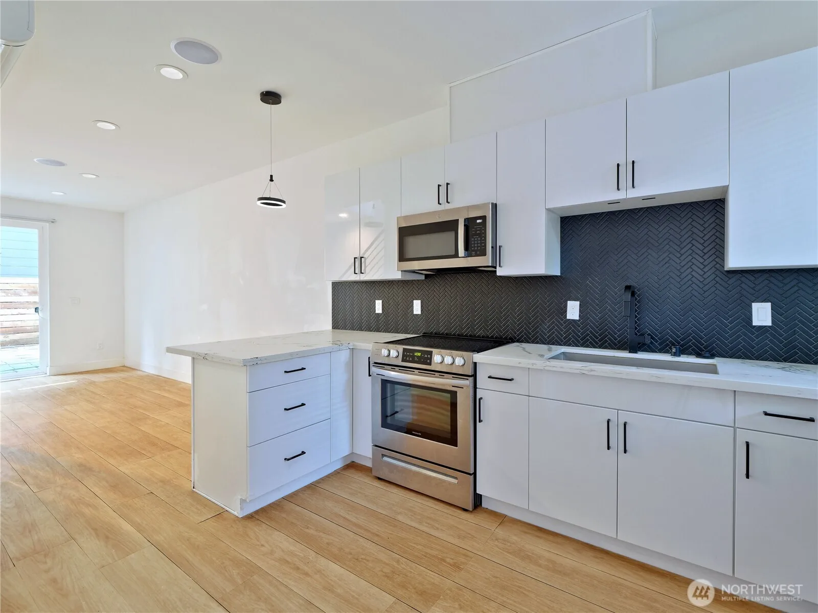 Property photo for 14023 Greenwood Avenue N #c, Seattle photo 3