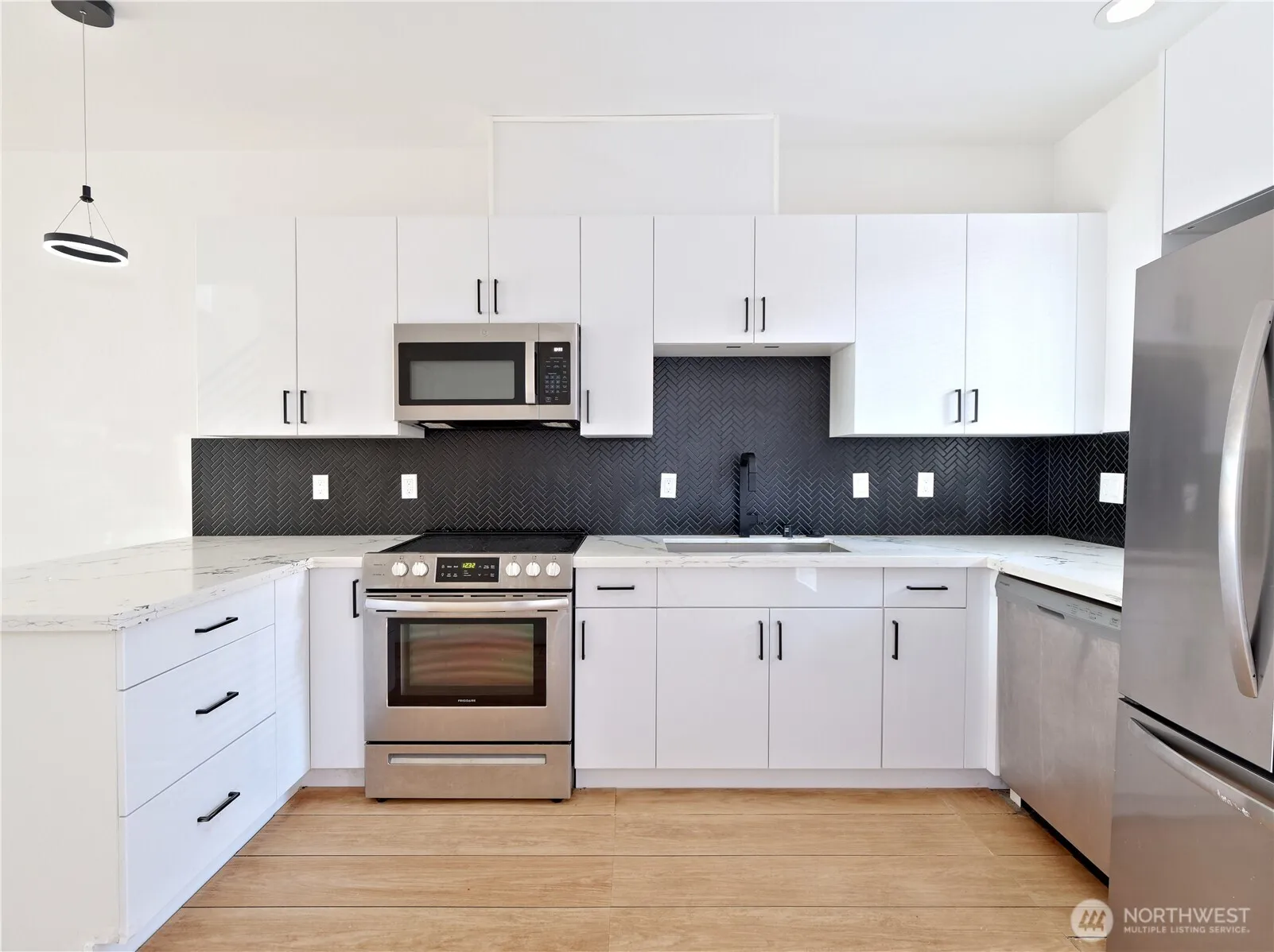 Property photo for 14023 Greenwood Avenue N #c, Seattle photo 4